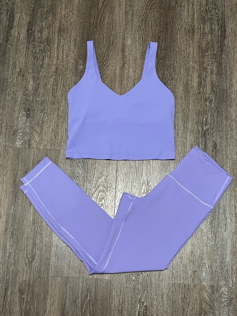 EUC Lululemon Matching Dark Lavender Set. Size Top 6/Bottom 8
